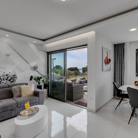 Luxury Promajna Beach Apartment Luaran gambar