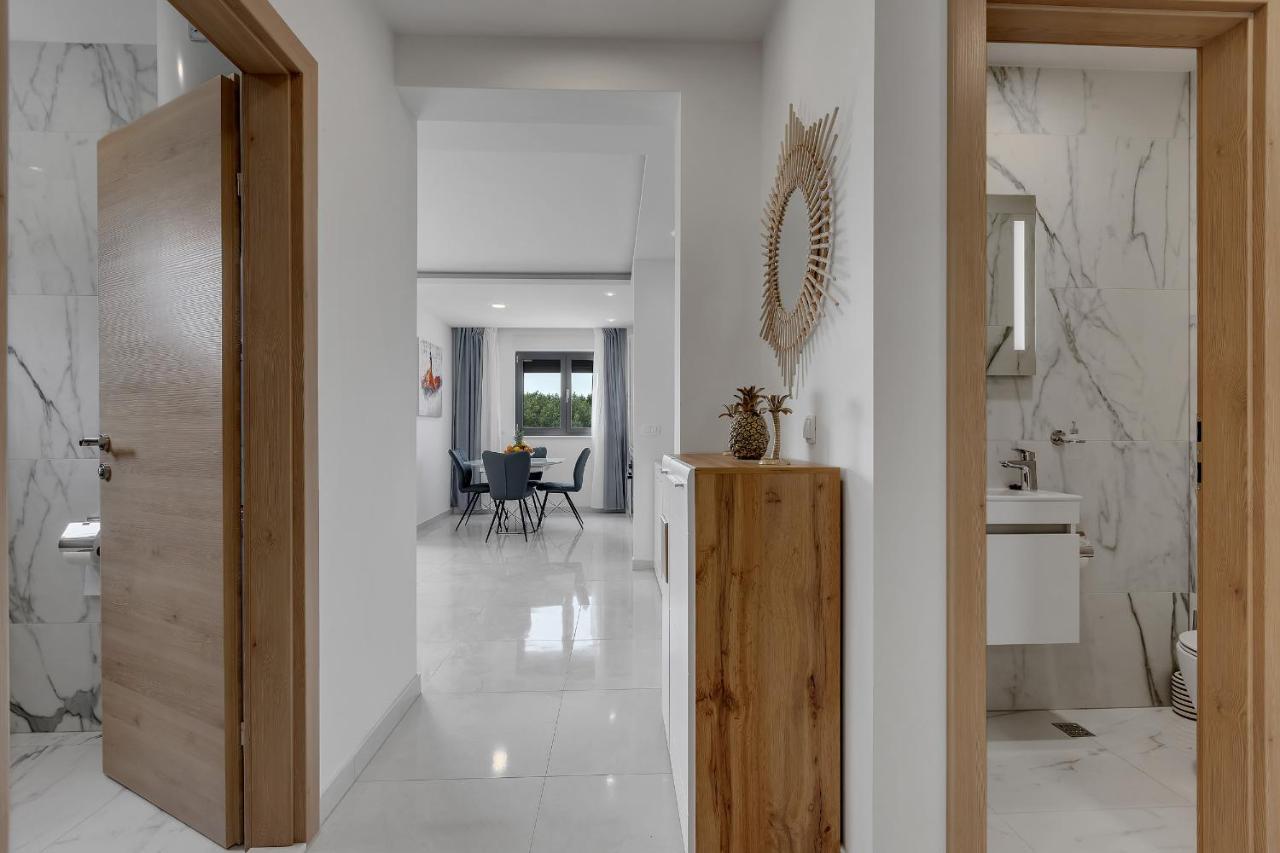 Luxury Promajna Beach Apartment Luaran gambar