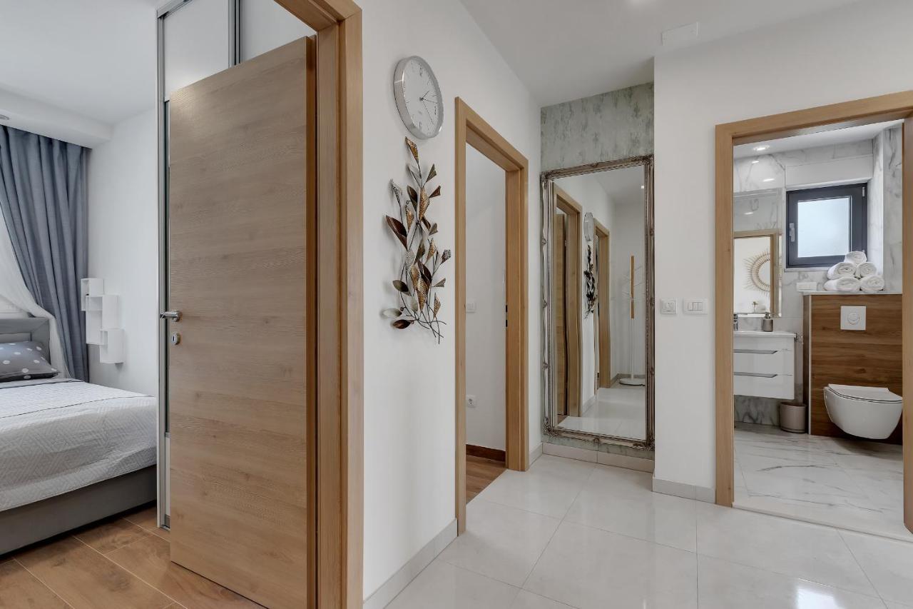 Luxury Promajna Beach Apartment Luaran gambar