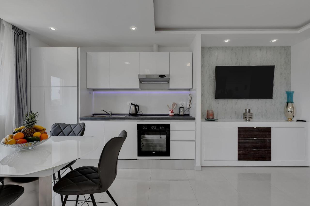Luxury Promajna Beach Apartment Luaran gambar