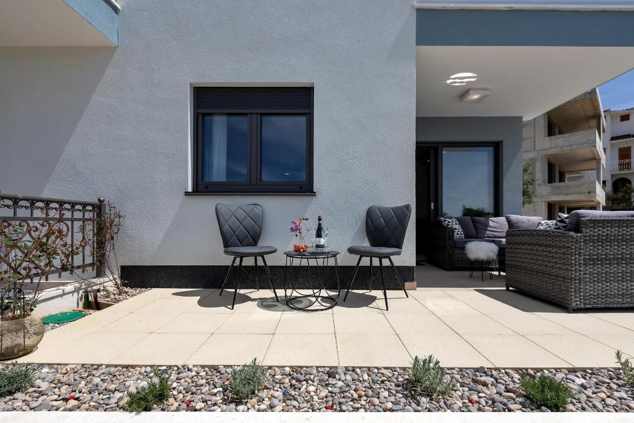Luxury Promajna Beach Apartment Luaran gambar