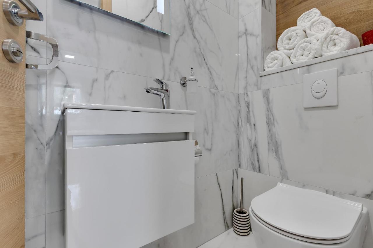 Luxury Promajna Beach Apartment Luaran gambar