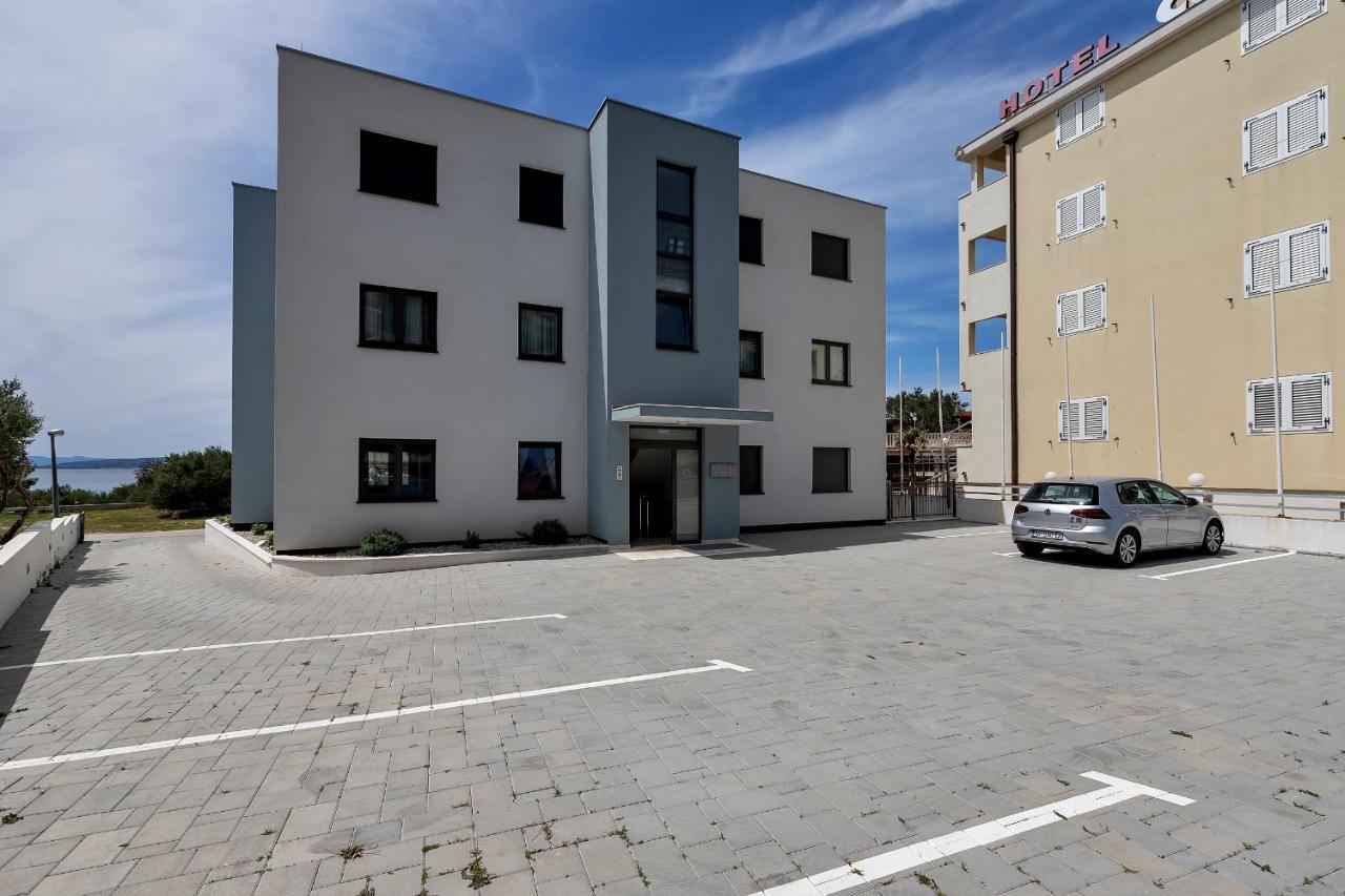 Luxury Promajna Beach Apartment Luaran gambar