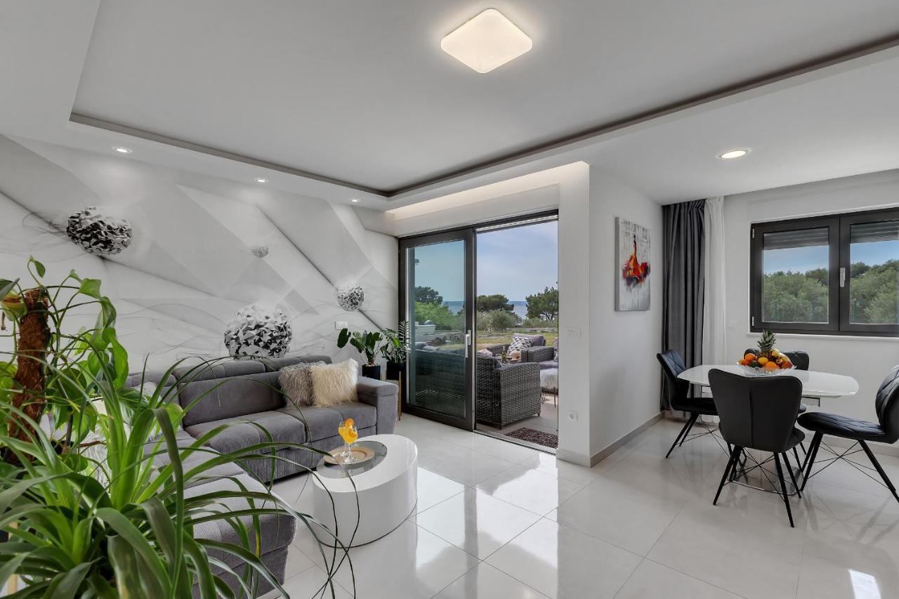 Luxury Promajna Beach Apartment Luaran gambar